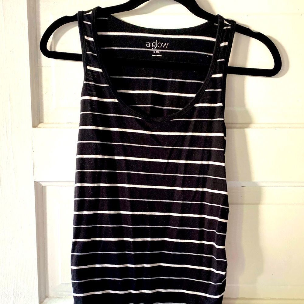 3/$15 ✨Maternity ✨ Black and white striped Tank Top
